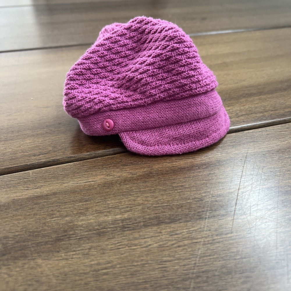 American Girl 2012 Casual Chic Outfit Knit Newsboy Hat with Buttons for Doll